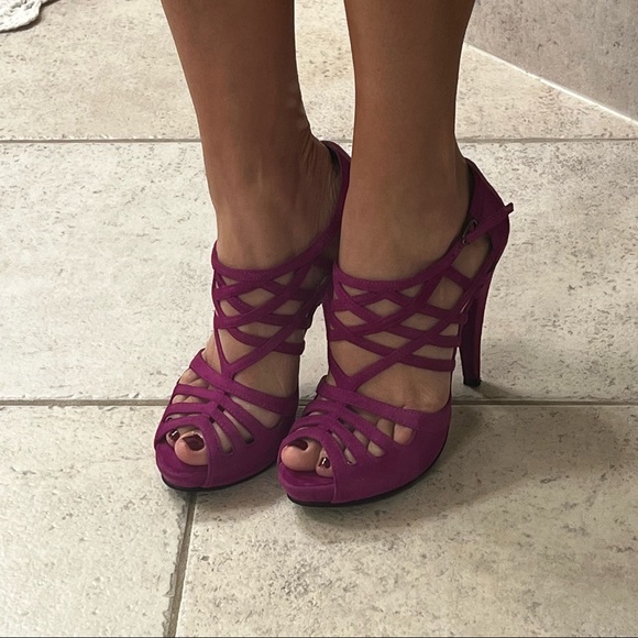 Shoes - Picture 6 of 8